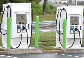 PSE&G Fast Charging stations are shown.