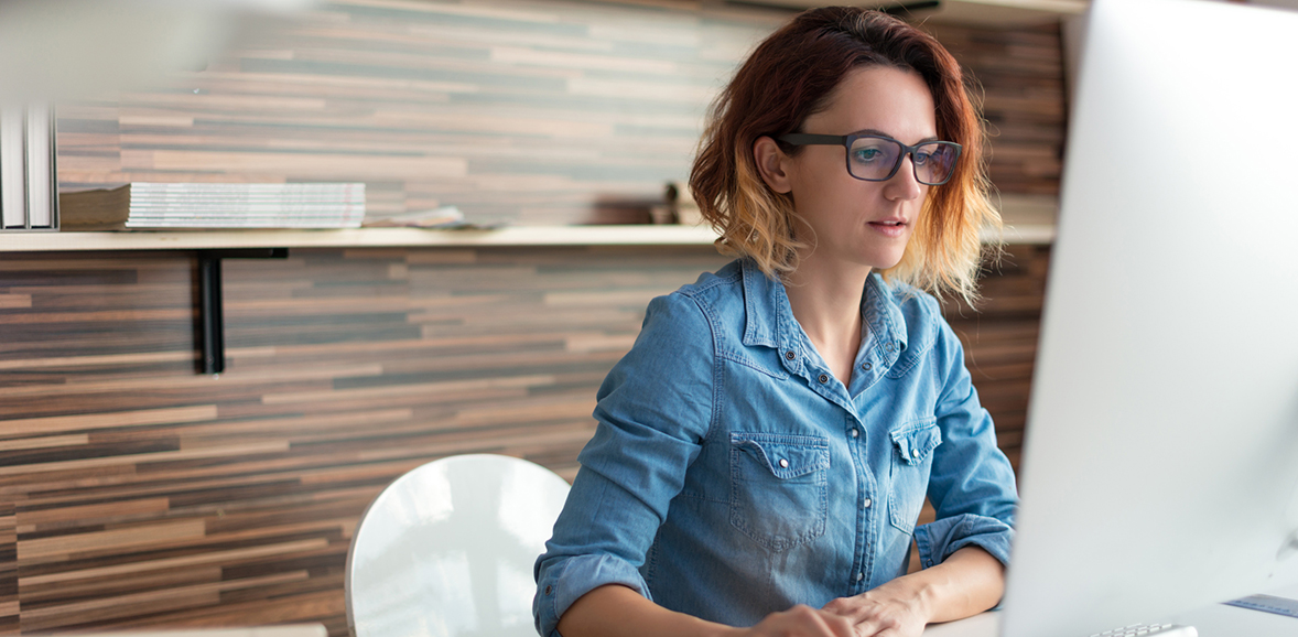  woman using a computer